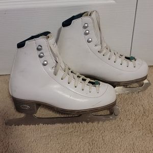 Riedell junior emerald figure skates
